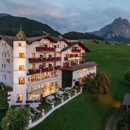 Parc Hotel Tyrol Кастелрото Екстериор снимка