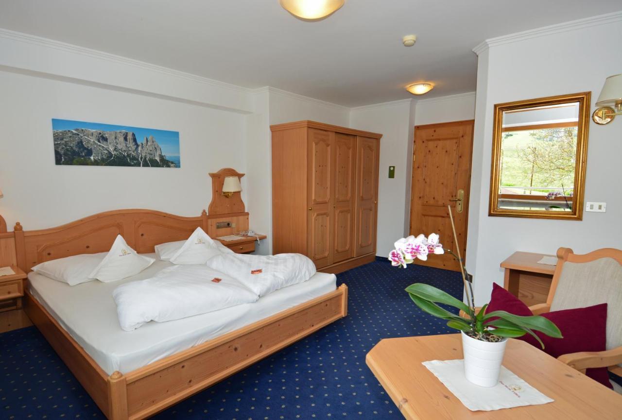 Parc Hotel Tyrol Кастелрото Екстериор снимка