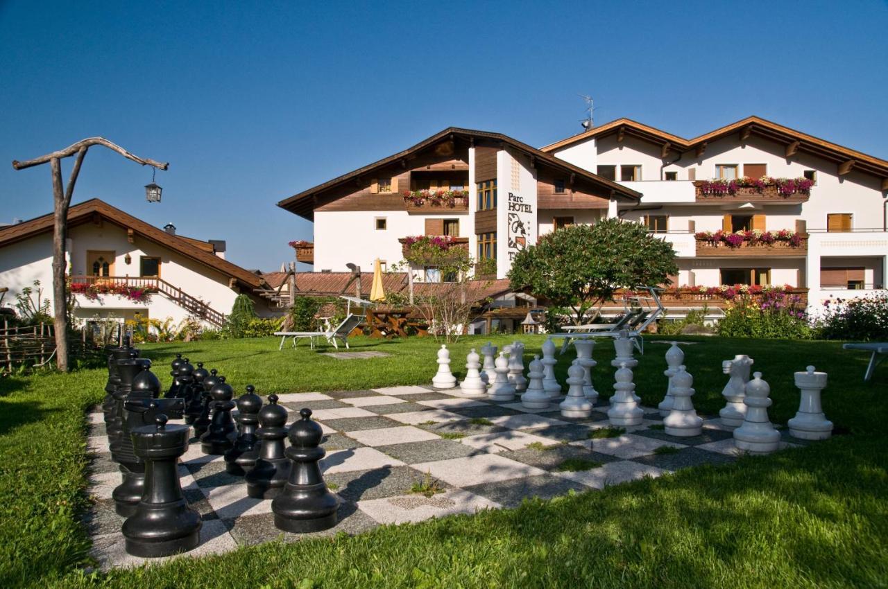 Parc Hotel Tyrol Кастелрото Екстериор снимка