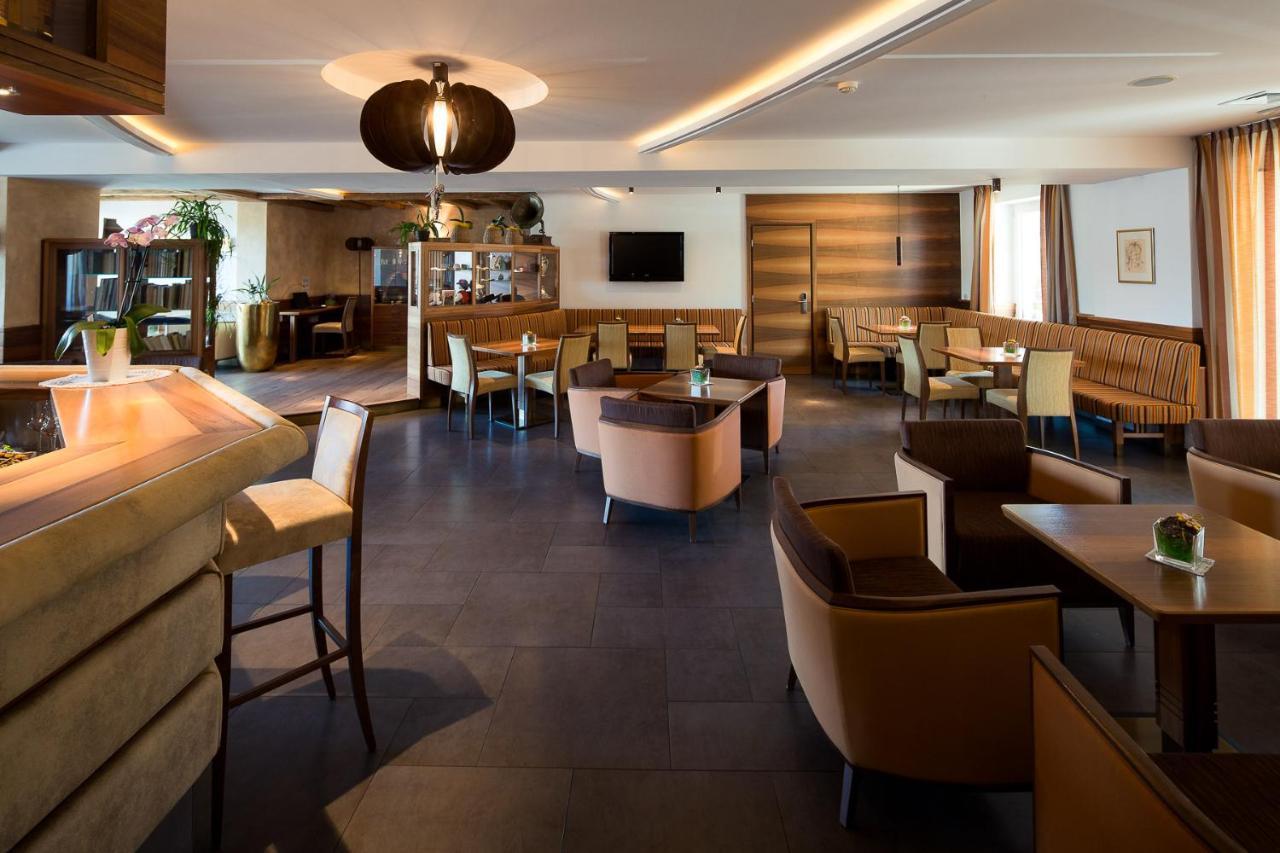 Parc Hotel Tyrol Кастелрото Екстериор снимка