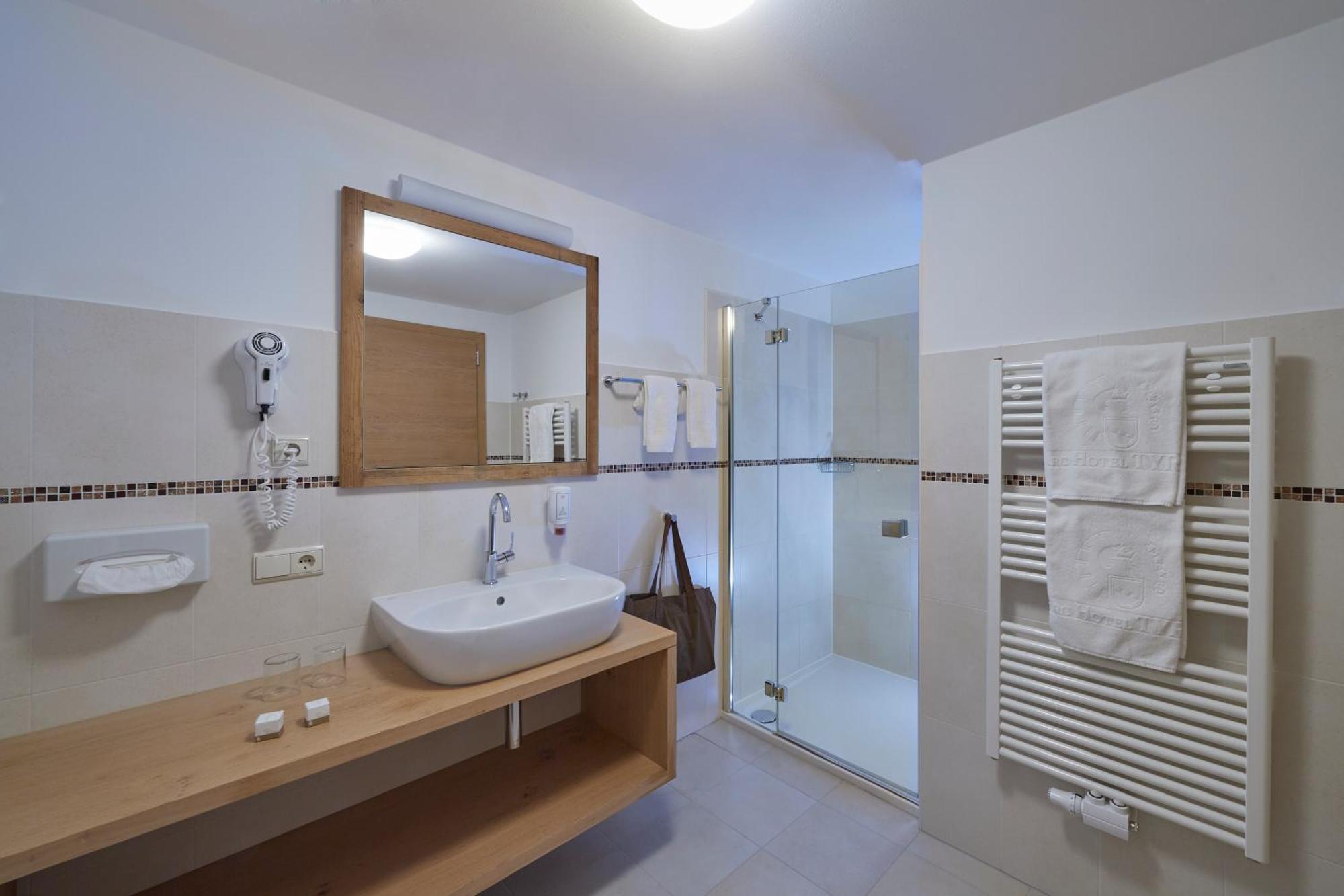 Parc Hotel Tyrol Кастелрото Екстериор снимка