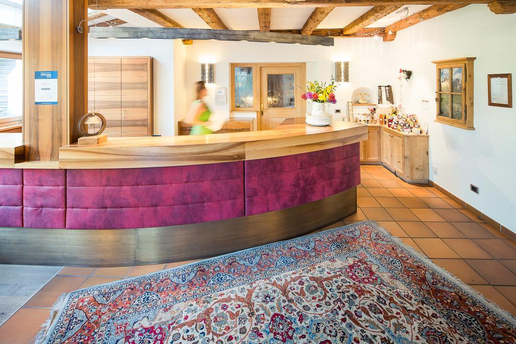 Parc Hotel Tyrol Кастелрото Екстериор снимка