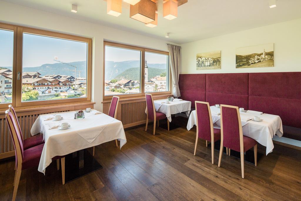 Parc Hotel Tyrol Кастелрото Екстериор снимка