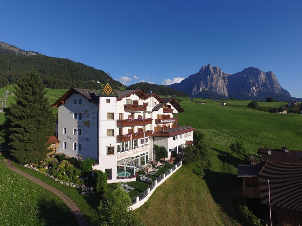 Parc Hotel Tyrol Кастелрото Екстериор снимка