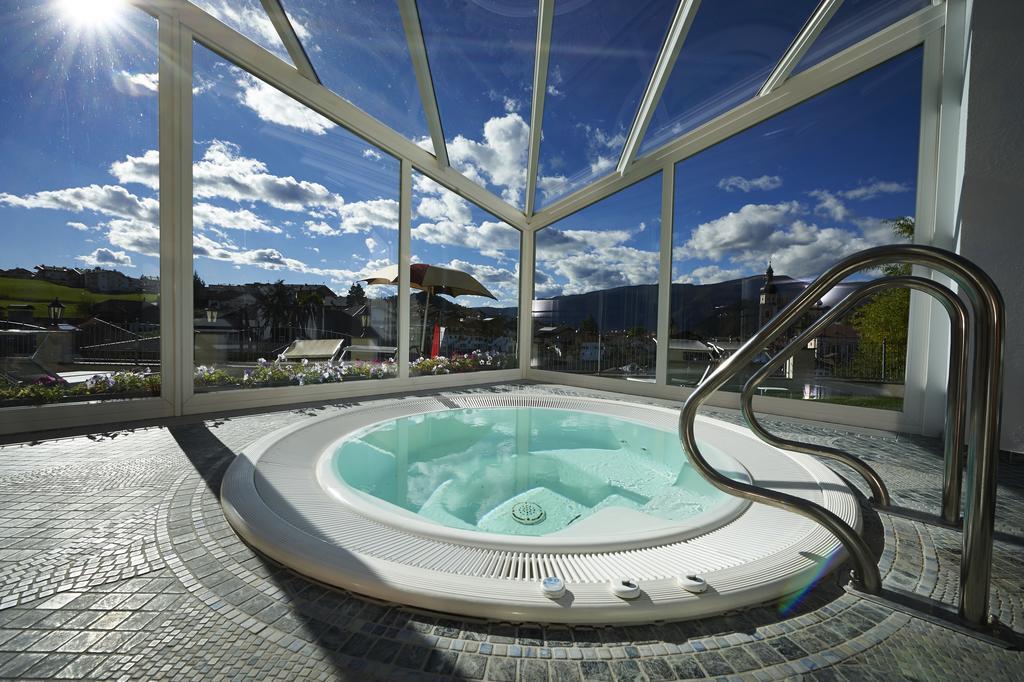 Parc Hotel Tyrol Кастелрото Екстериор снимка