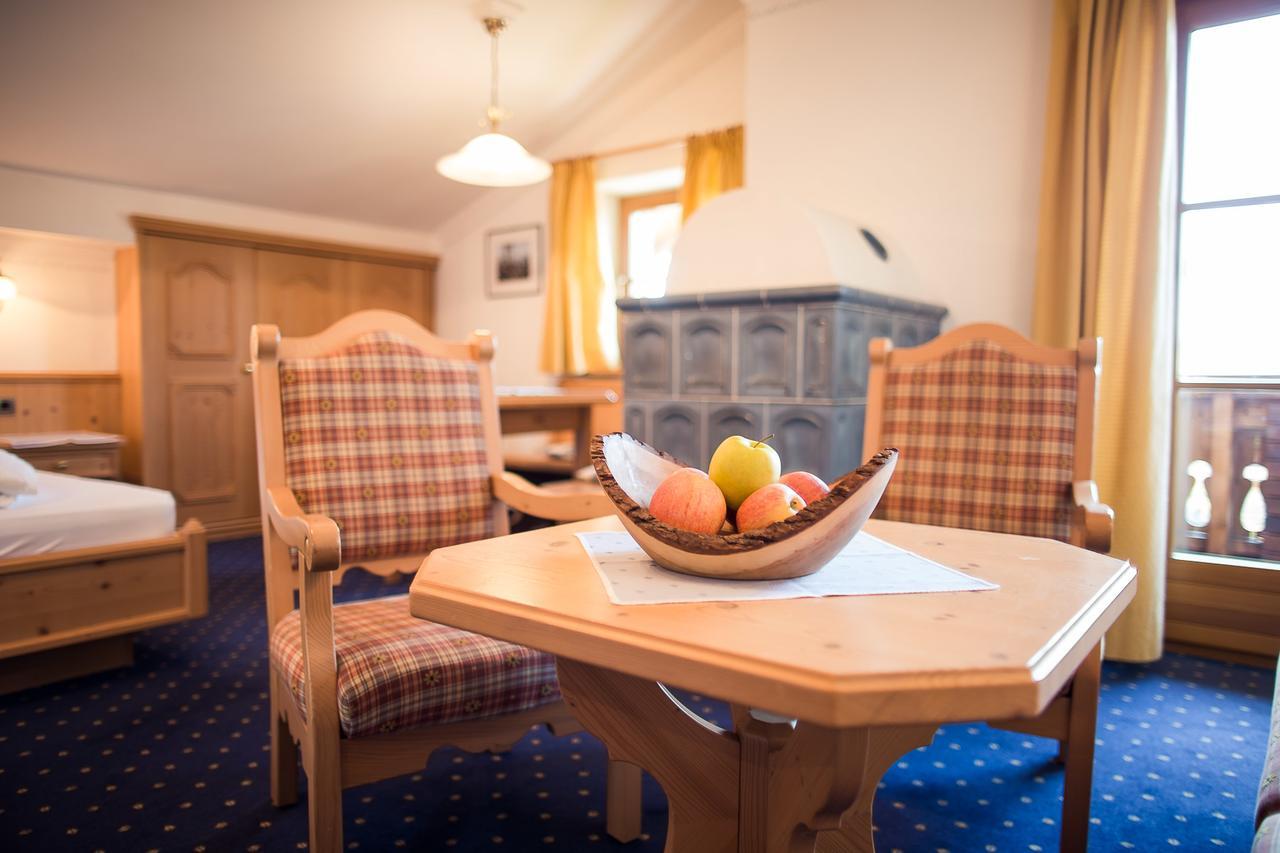 Parc Hotel Tyrol Кастелрото Екстериор снимка