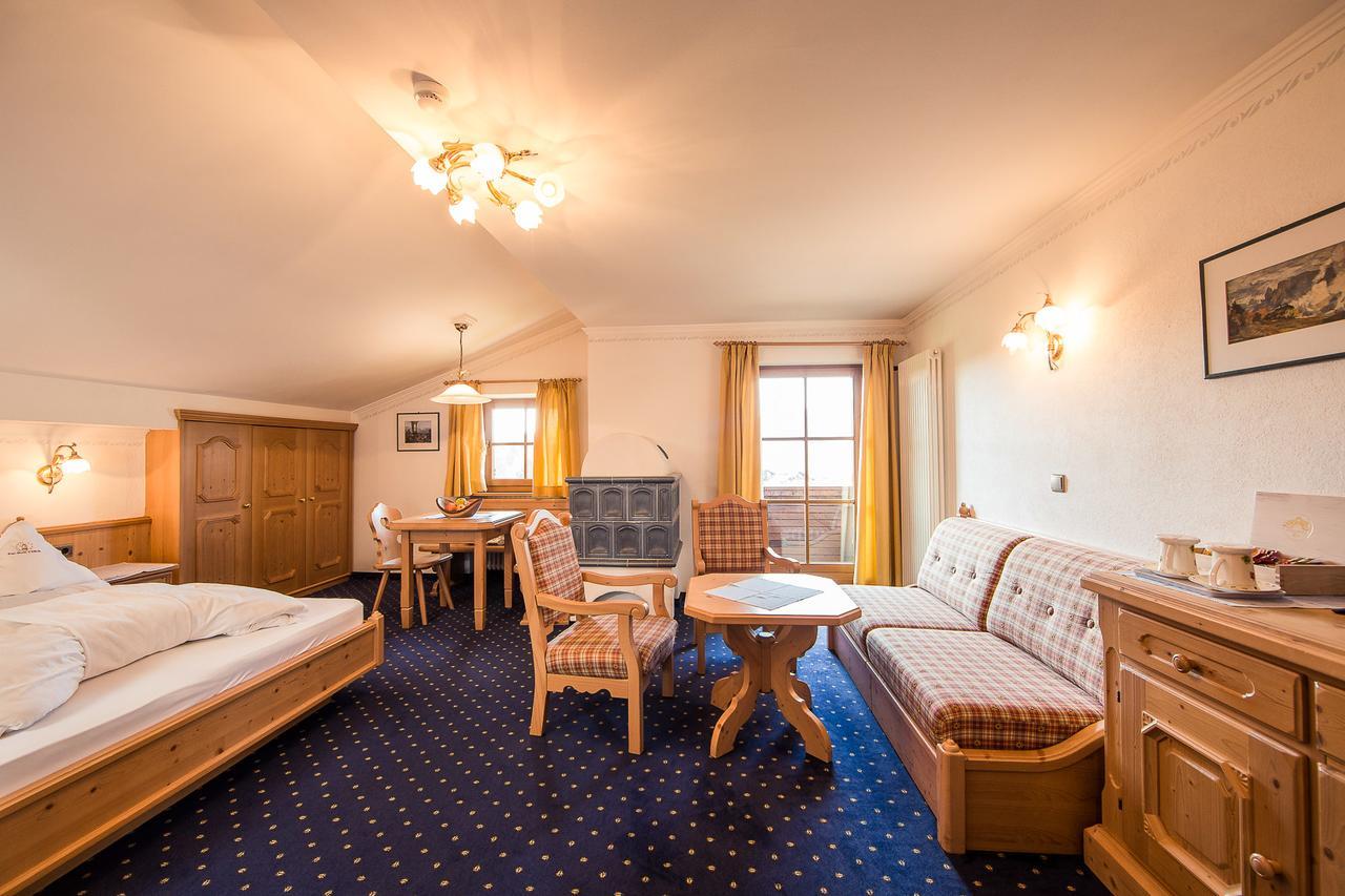 Parc Hotel Tyrol Кастелрото Екстериор снимка