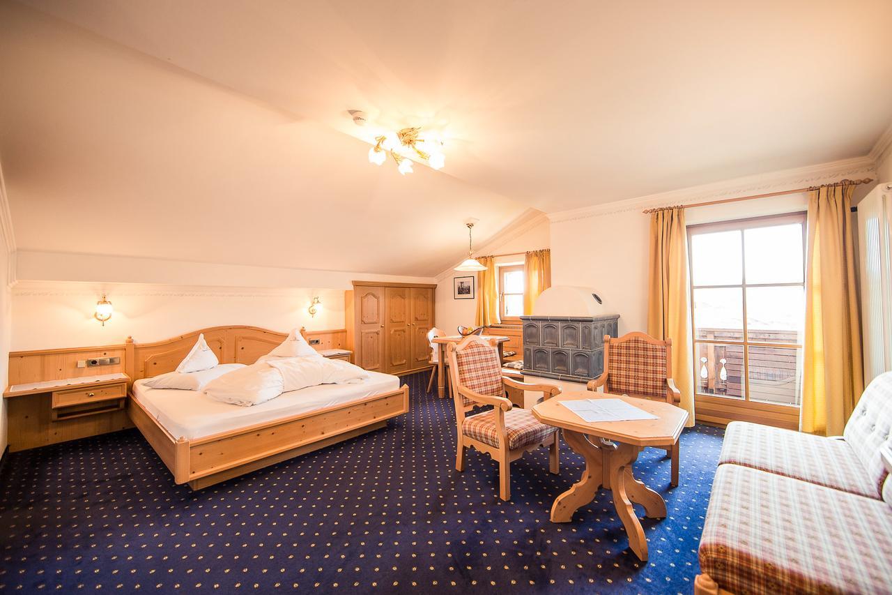 Parc Hotel Tyrol Кастелрото Екстериор снимка