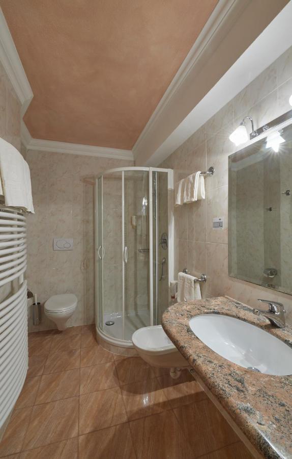 Parc Hotel Tyrol Кастелрото Екстериор снимка